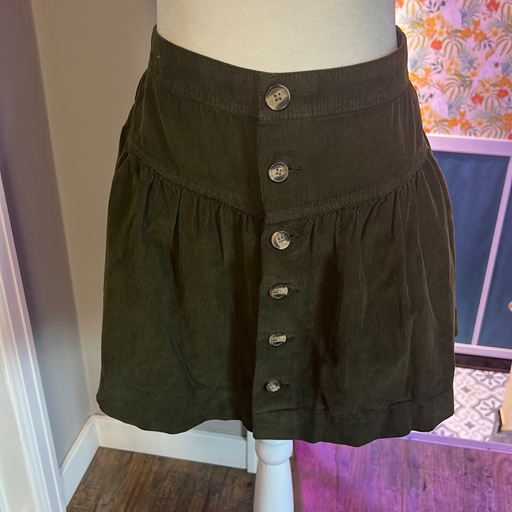 Corduroy skirt with buttons